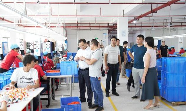 东湖圩镇向兄弟乡镇“取经” 推进产业扶贫