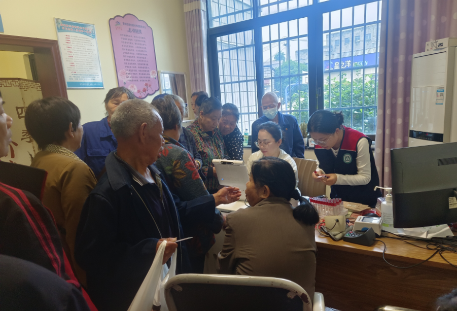 岳塘村開(kāi)展免費(fèi)健康體檢活動(dòng) 惠民服務(wù)暖民心