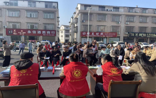 汉寿:社保服务“零距离” 政策春风暖市场