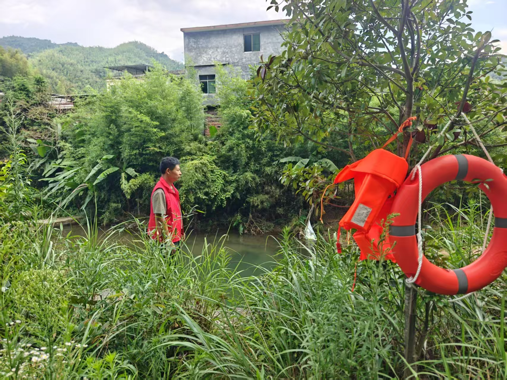 漿洞瑤族鄉(xiāng)督查防溺水工作，全方位筑牢安全防線
