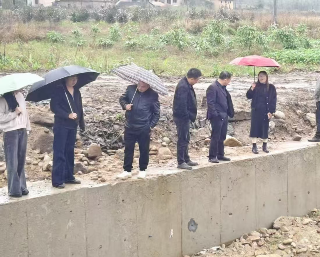 浆洞瑶族乡：民生堤坝筑心安 代表一线验实效