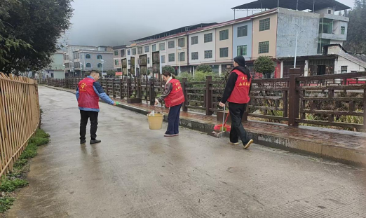 浆洞瑶族乡组织各村开展节后人居环境整治主题党日活动