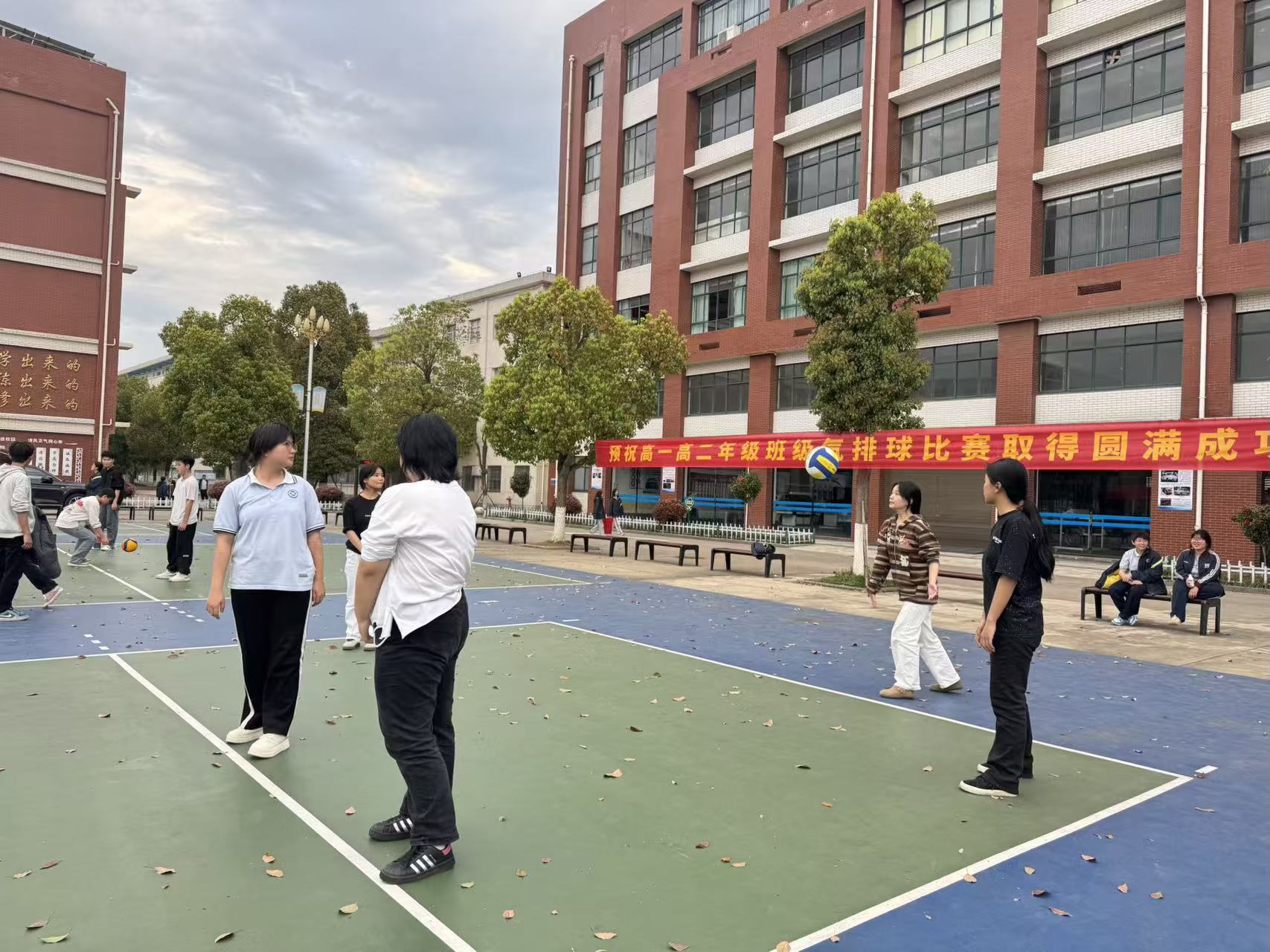 汉寿县职业中专：挥洒青春，“球”展风采