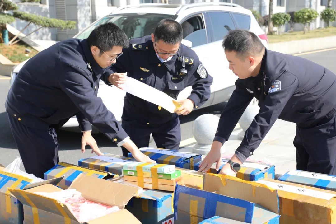 汉寿公安全链条破获一起非法销售伪劣卷烟案