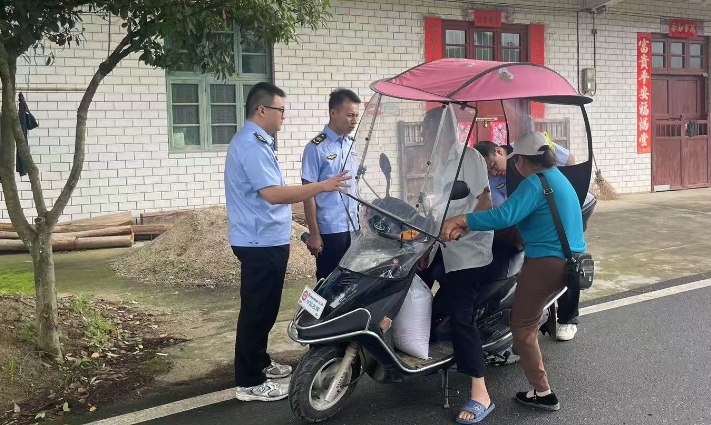永兴县七甲乡开展摩电专项整治筑牢交通安全防线