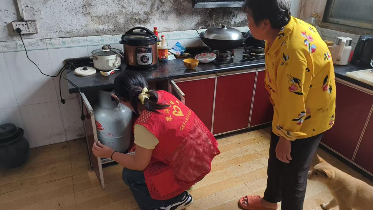 浆洞瑶族乡：全域全覆盖“入户三看” 守护瑶乡平安