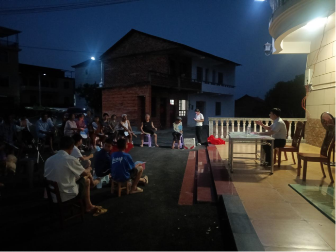 夏夜“话”安全  科普入乡村