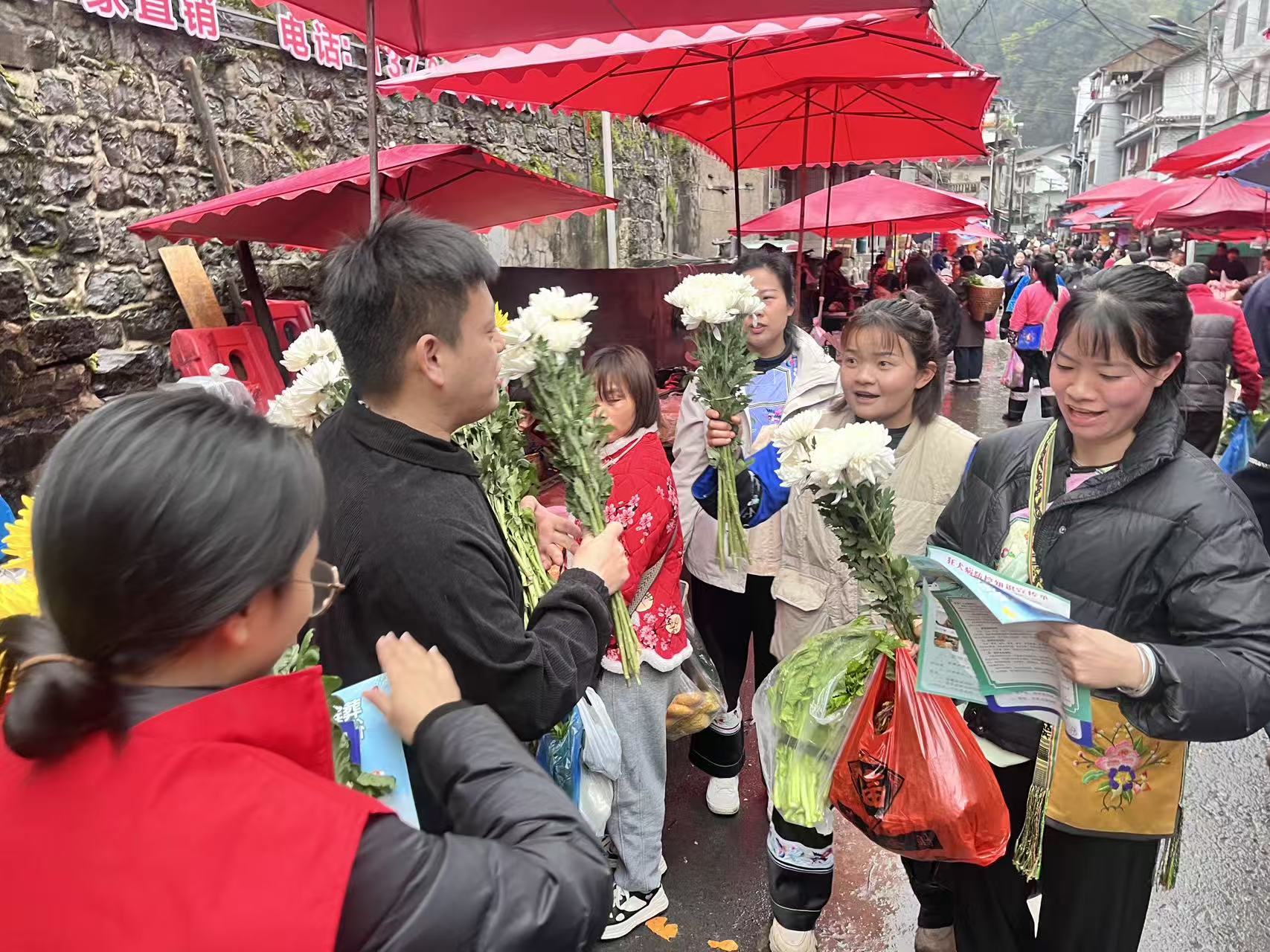 文明祭祀寄哀思  防火护林守初心 ——默戎镇开展移风易俗、森林防火宣传暨缅怀先烈活动