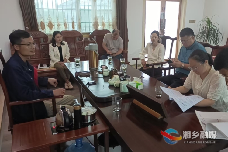 [泉塘镇]一线走访解难题 精准服务拼经济