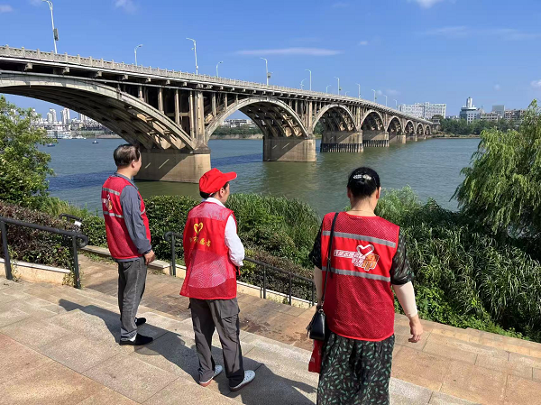 大橋社區(qū)：“五老”人員發(fā)揮余熱 助力暑期防溺水