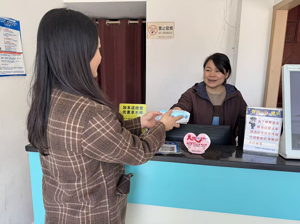 霞光社區(qū)開展“世界艾滋病日”宣傳活動