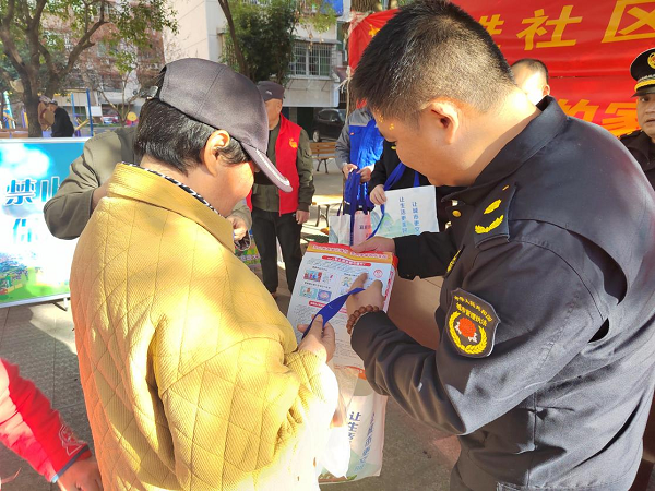 大桥社区联合区城市管理局开展燃气安全宣传活动