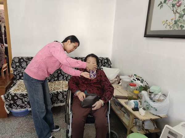 霞光社区：养老待遇资格认证“送上门”