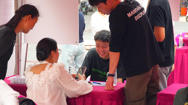 春風送崗 “位”你而來——建設路街道開展“春風行動”專場招聘會