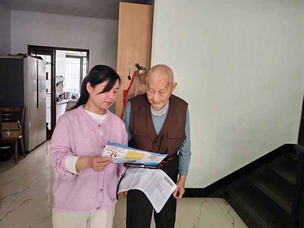 湖湘社区开展“扫黄打非”主题宣传活动