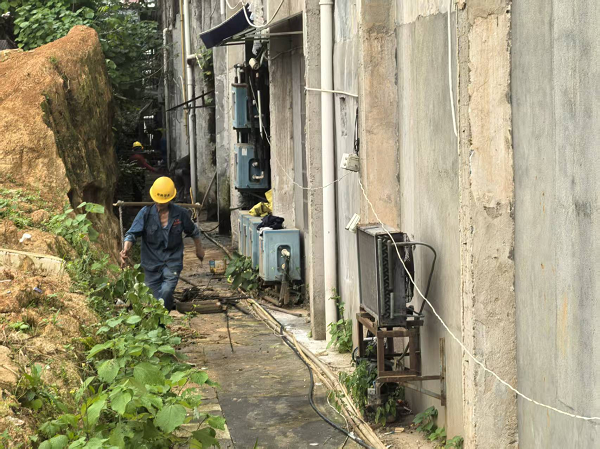 曙光社區(qū)：清理衛(wèi)生死角 消除蚊蟲孳生地