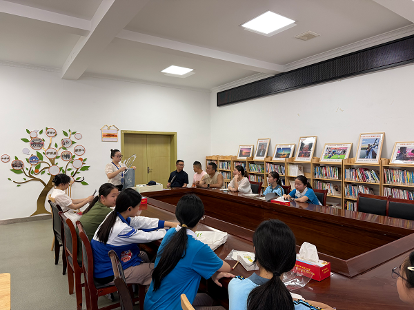 霞光社区开展中学生家庭收纳整理公益课堂