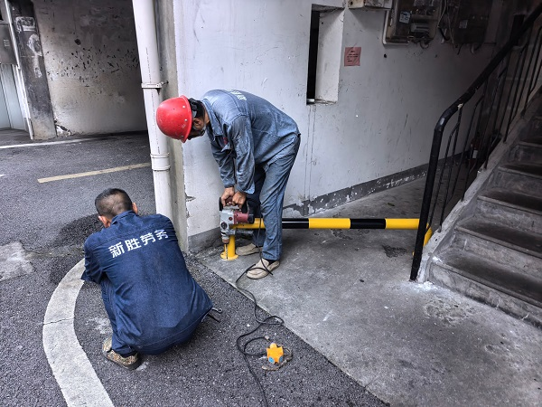 建设路街道：双管齐下 打通消防“生命通道”