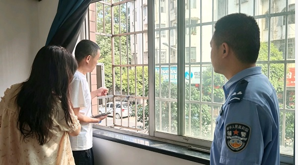 建设路街道开展经营性场所“拆窗破网”专项整治行动
