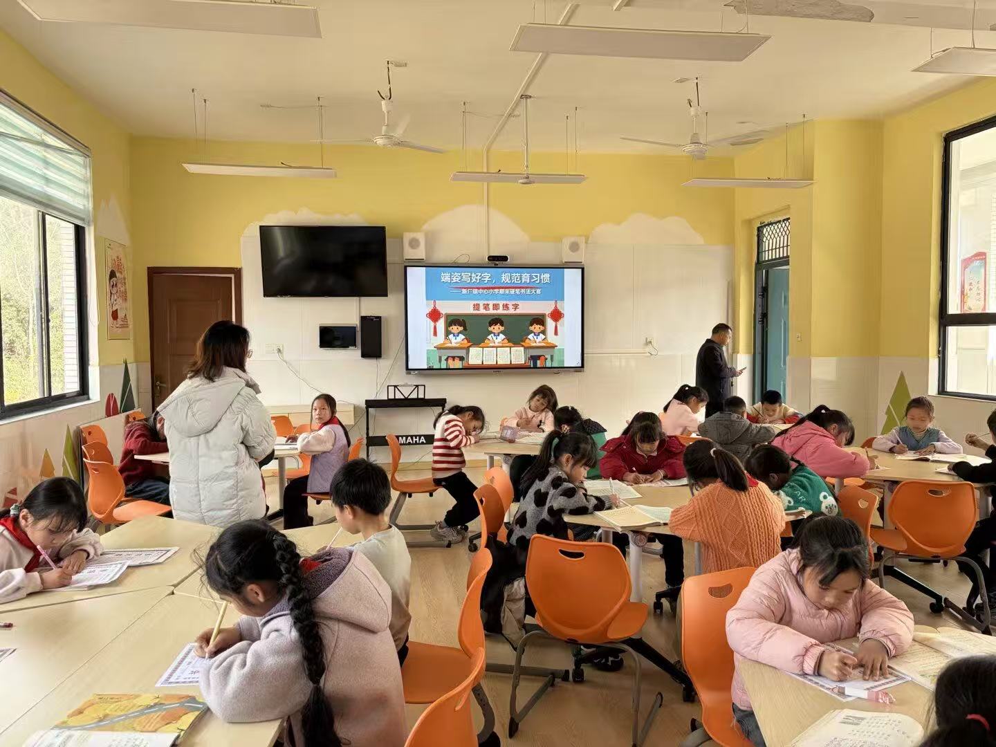 新厂镇中心小学：笔下生风采 墨香满校园