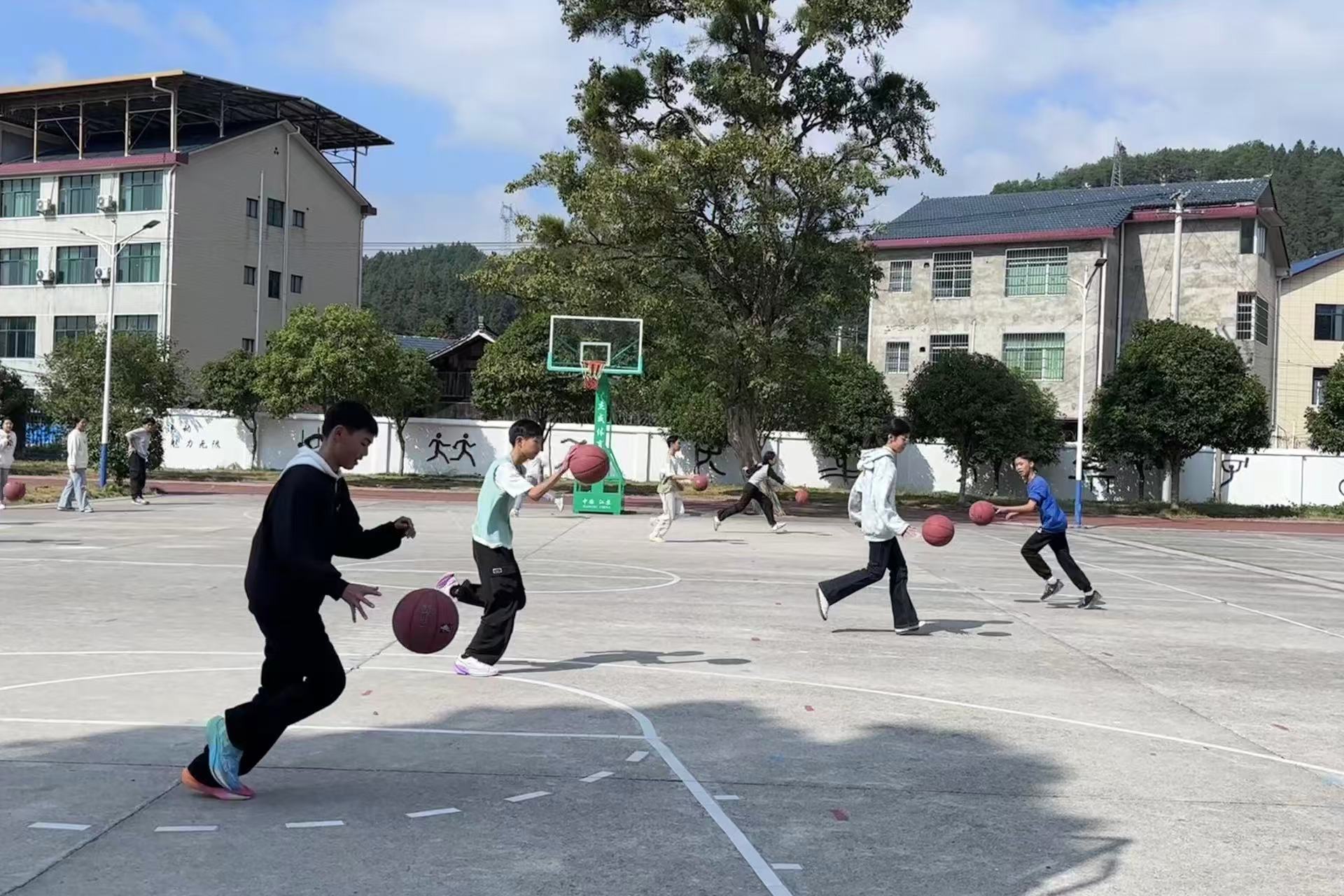 ​藕团乡中学：快乐大课间 活力超满格