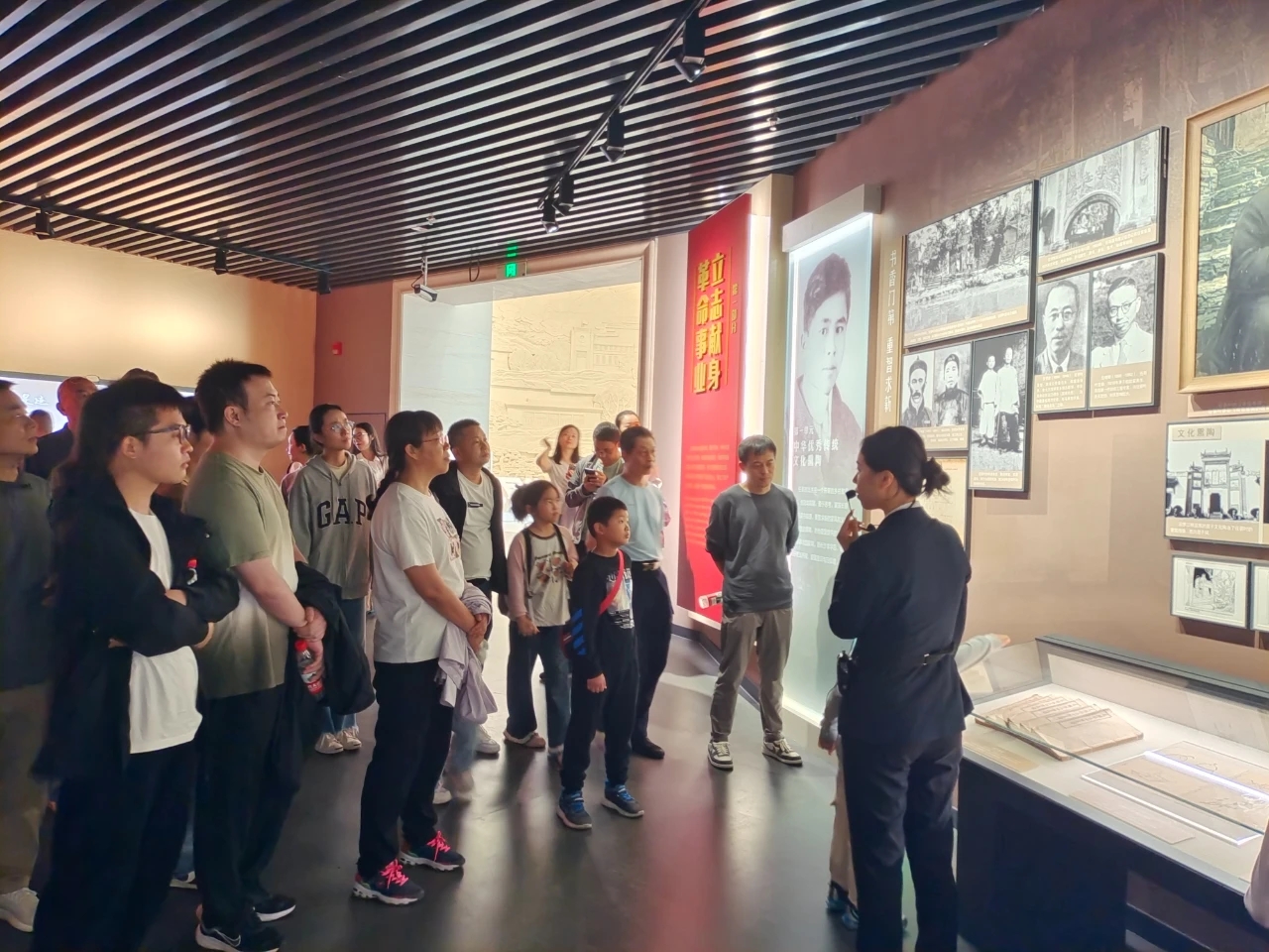 汨罗市检察院组织参观红色家风展