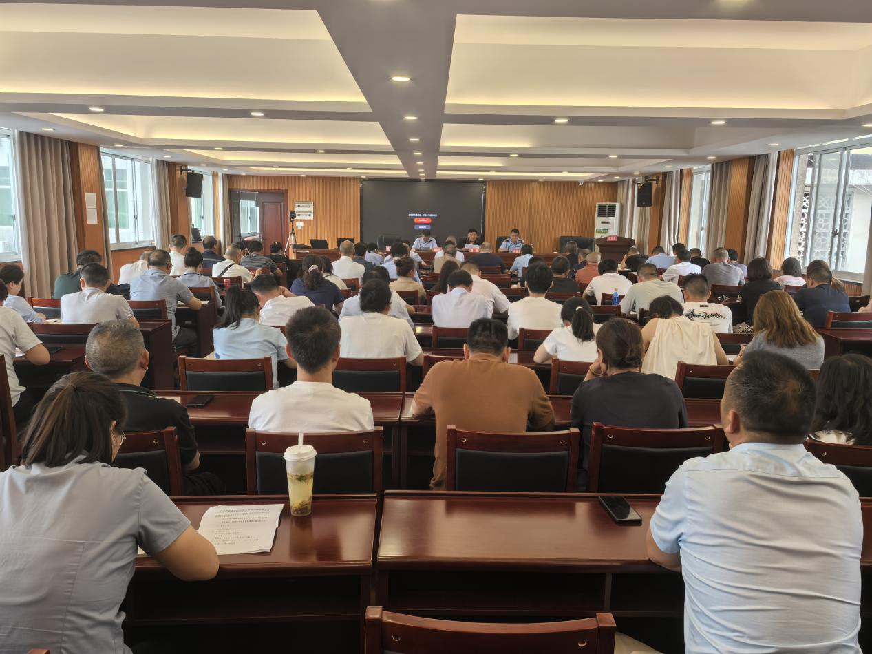 鼎城区市场监管局召开住宅小区电梯安全专项整治暨业务培训与物业小区安全生产会