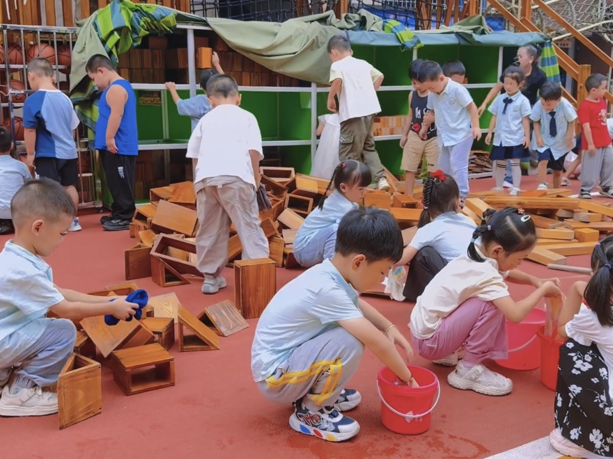 县幼儿园：萌娃学劳动 成长添新能