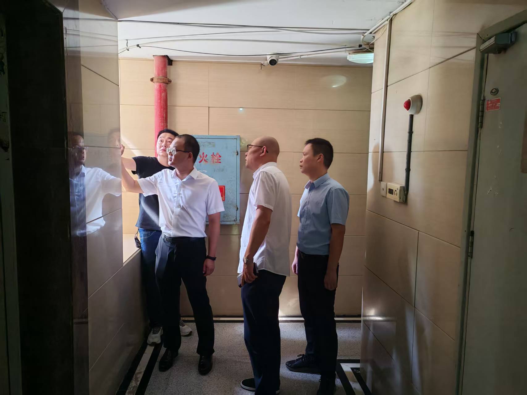 文星街道开展小区治理调研 聚焦物业短板促整改