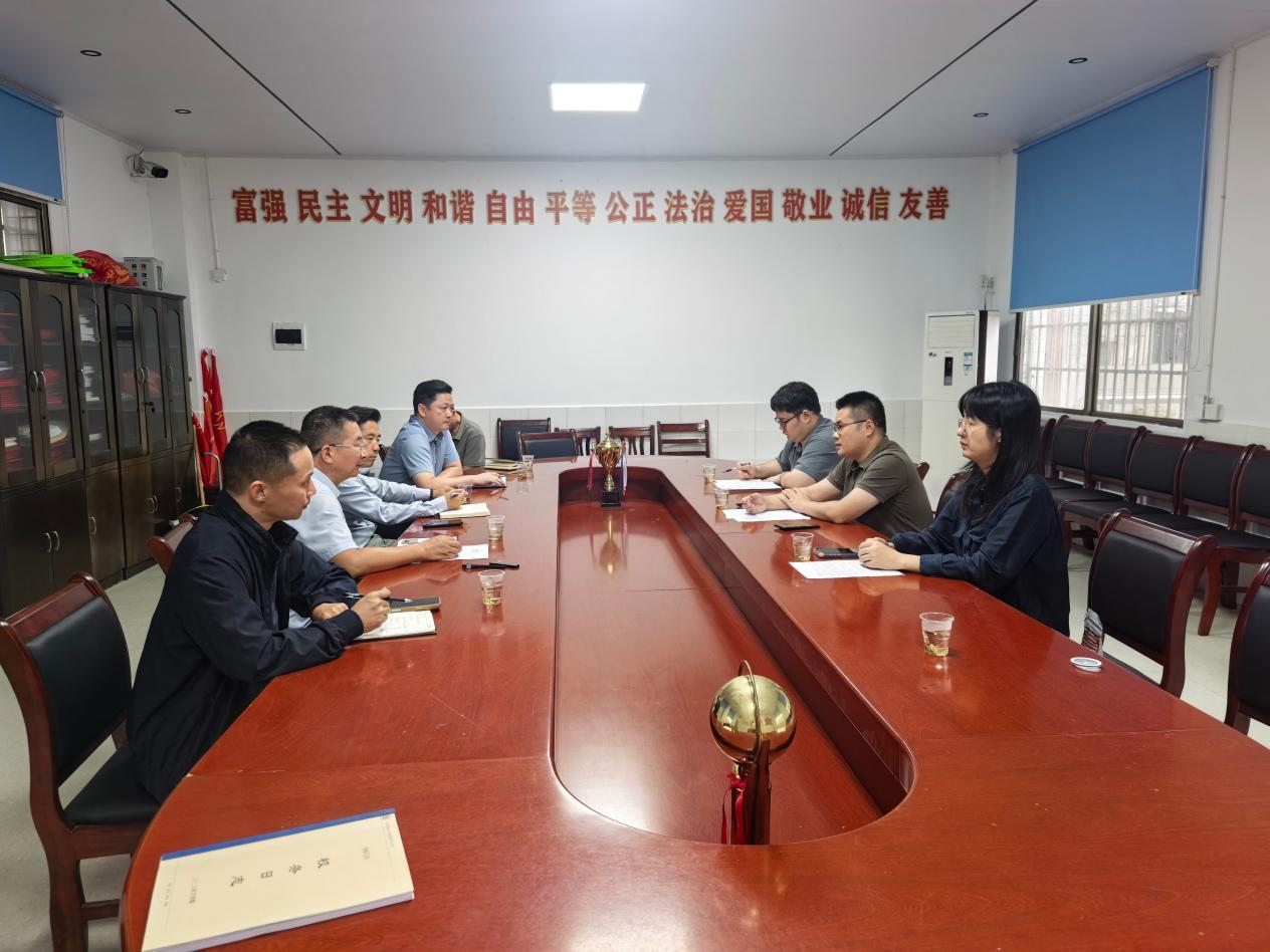 心系教育暖师心 浓浓关怀寄厚望——谢林港镇开展教师节走访慰问活动