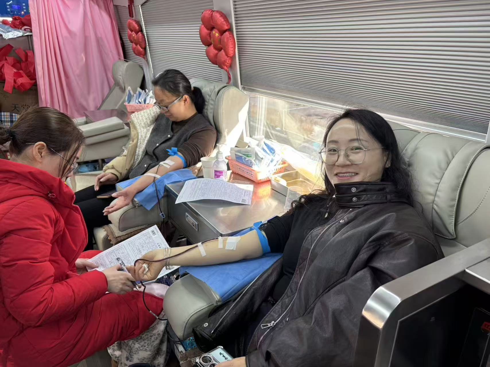 热血汇聚大爱 奉献彰显担当——石羊塘镇组织干群开展无偿献血活动