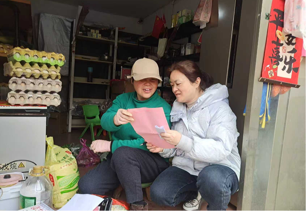 雨湖区楠竹山镇“大物业+大服务”工作之二丨楠竹社区：线上线下齐发力 养老保险宣传零距离