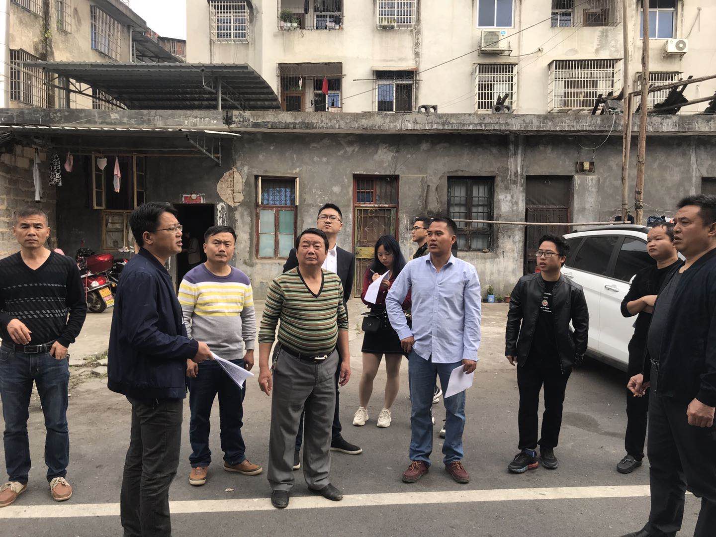 县政府开展城镇老旧小区改造调研