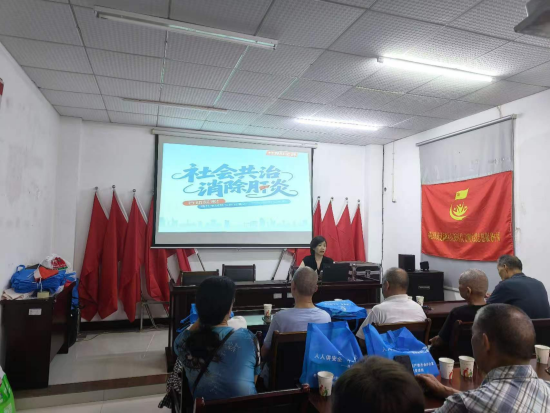 书院路街道社区卫生服务中心联合岳塘区疾控中心开展“世界肝炎日”主题宣传活动