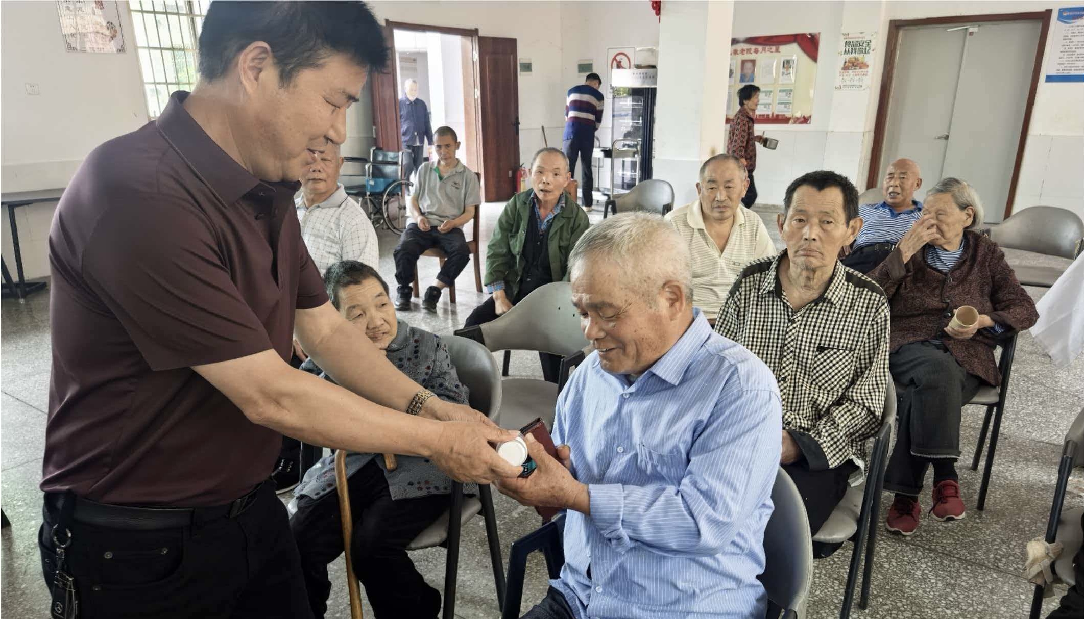 三江镇：健康宣讲进敬老院，免费体检暖人心