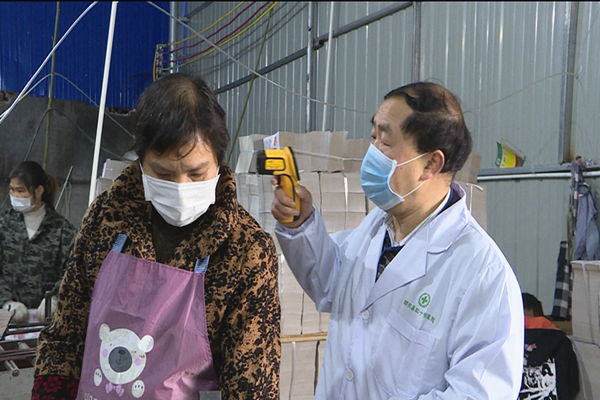 曾良华：战疫一线的“多面手”