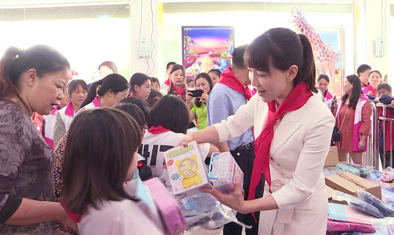 邵东市妇联开展“妈妈陪你过六一”活动