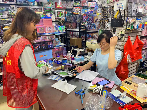 许家铺社区：开展“莲城都开文明车”文明交通宣传活动