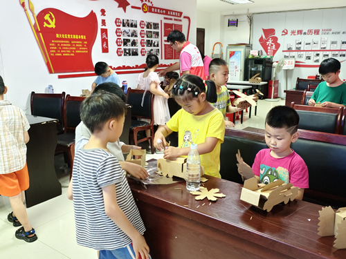 湘大社区：开展“从中国制造到中国制造”科普公益课堂活动