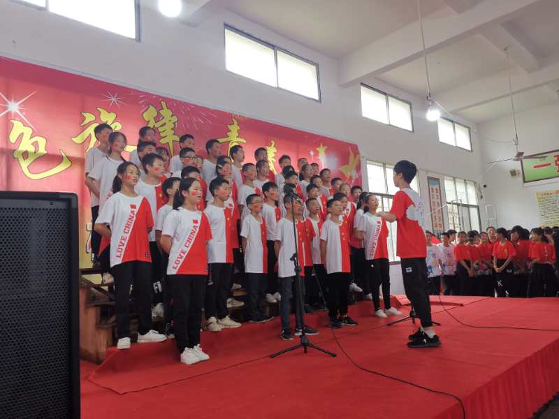 杏子铺镇测水中学举办唱红歌活动