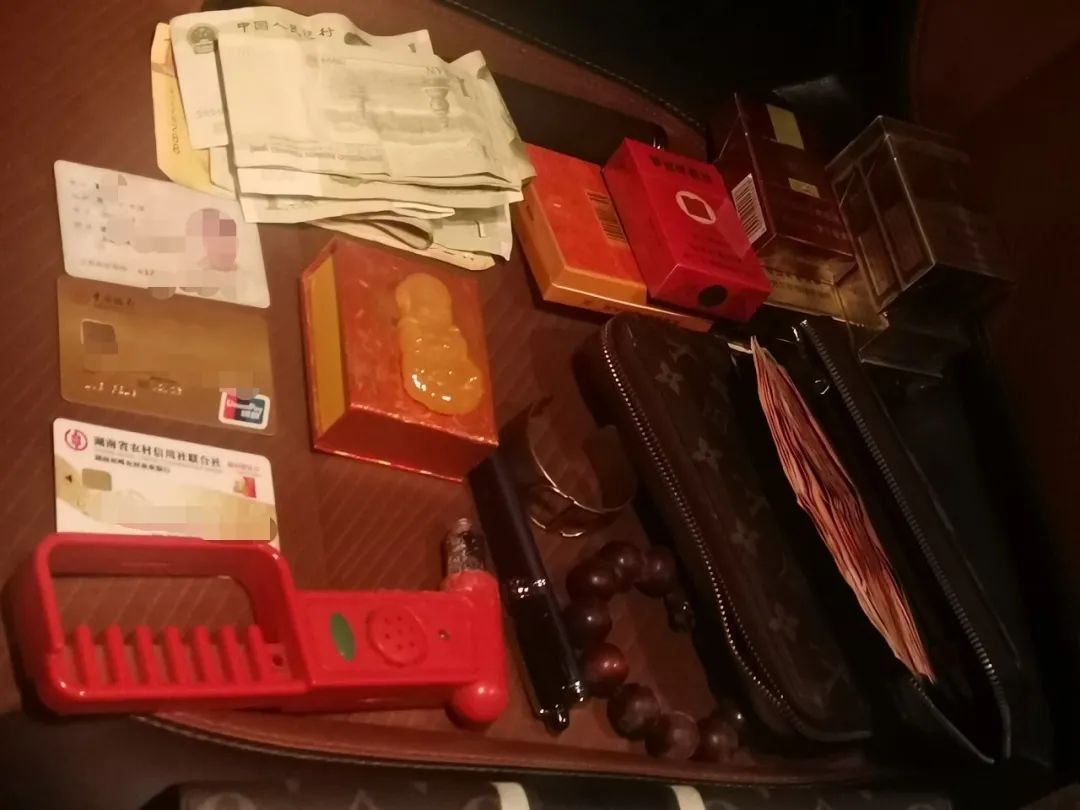 【小案快侦】盗窃商店财物，砸车盗窃......疯狂作案的三人被双峰警方“网”获