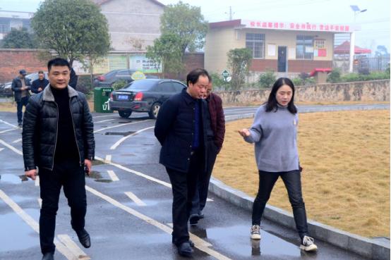 县领导到甘棠镇考察调研校园建设