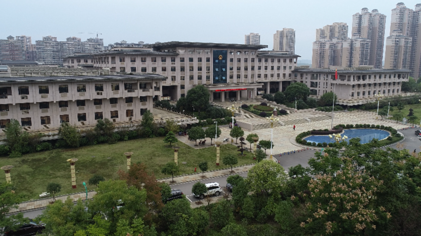 禹敏主持召开2021年第8次县委常委会会议
