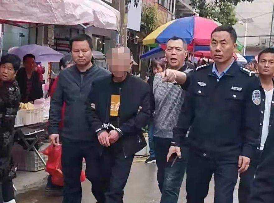 【为群众办实事】扒手别猖狂！便衣来了！