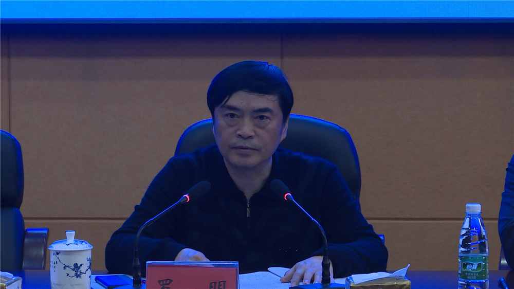 花垣县委书记罗明为全县村(社区)党支部书记讲党课