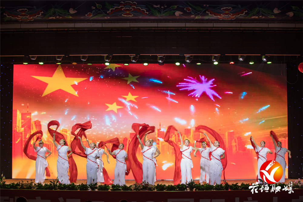 舞蹈《红色摇篮》