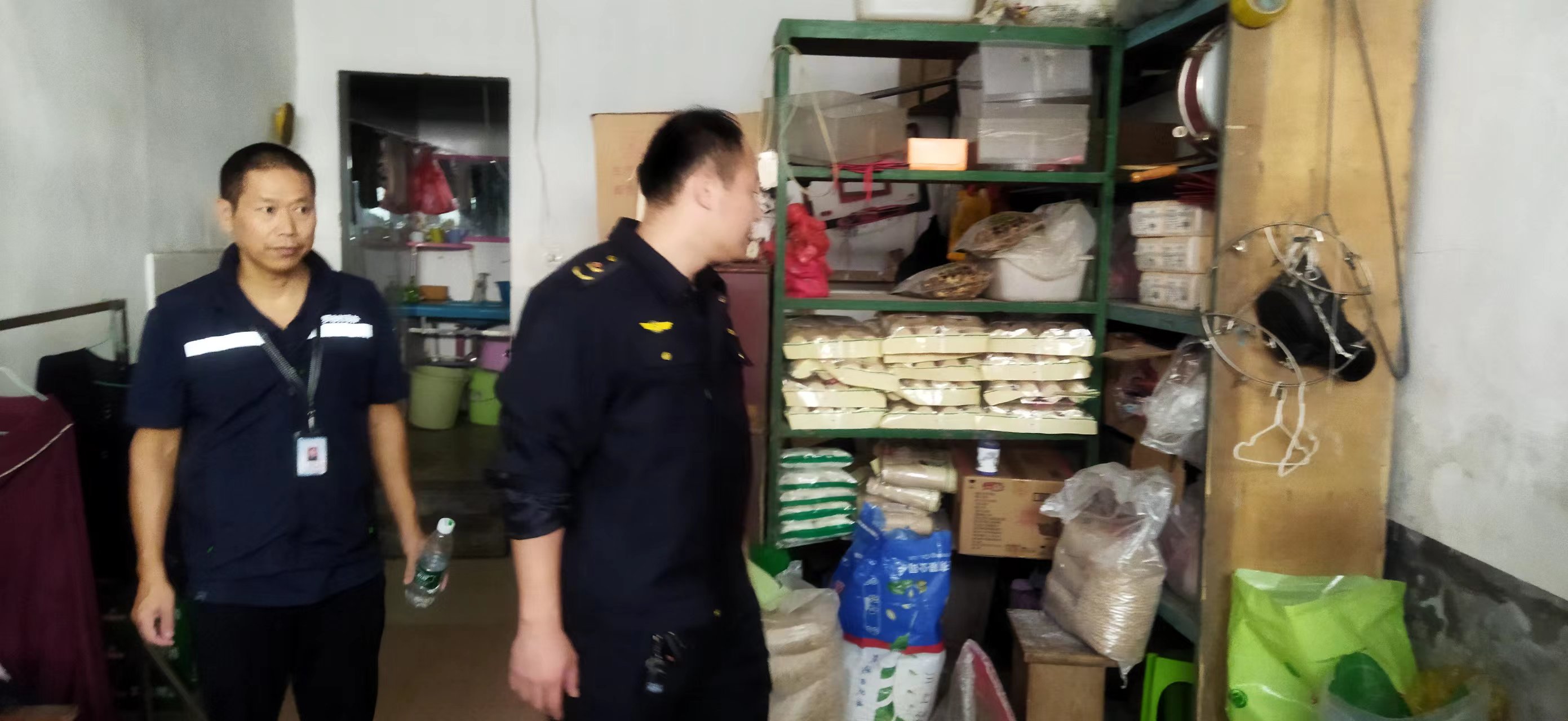 地毯式排查隐患！川山坪镇“打非治违”在行动