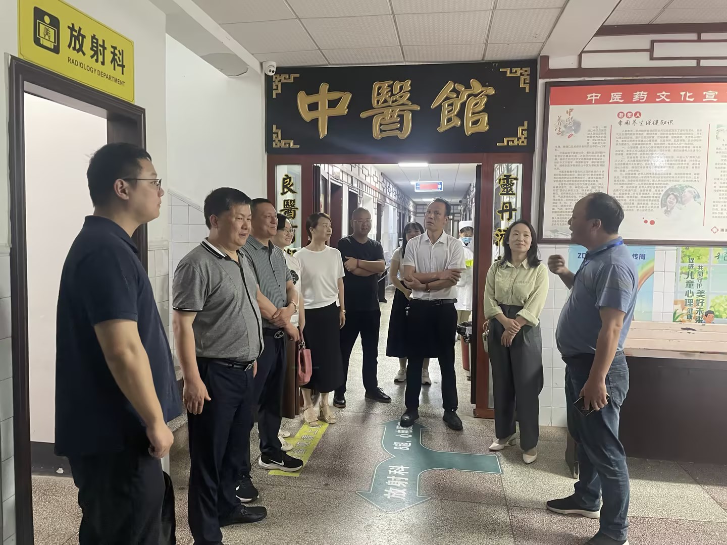 区卫健局邀请区人大代表、政协委员对建议和提案办理情况进行现场督导