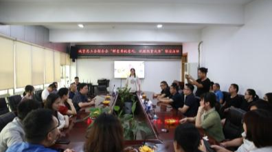 爱心助销炎陵黄桃 ，巩固老区脱贫成果