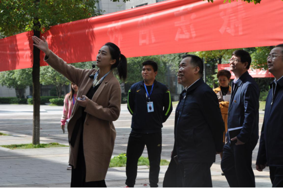 省“七五”普法检查组验收天元中学普法工作